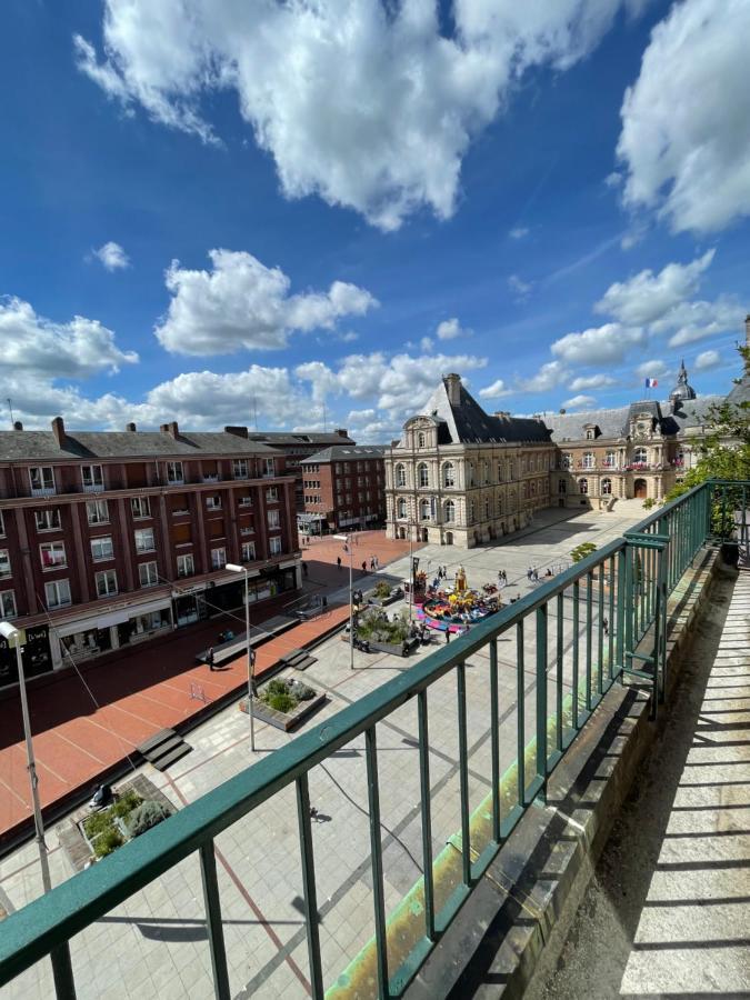 Hyper Centre, Balcon, Emplacement & Vue Incroyable, Spacieux Apartment